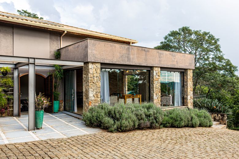casa condomínio retiro do chalé.